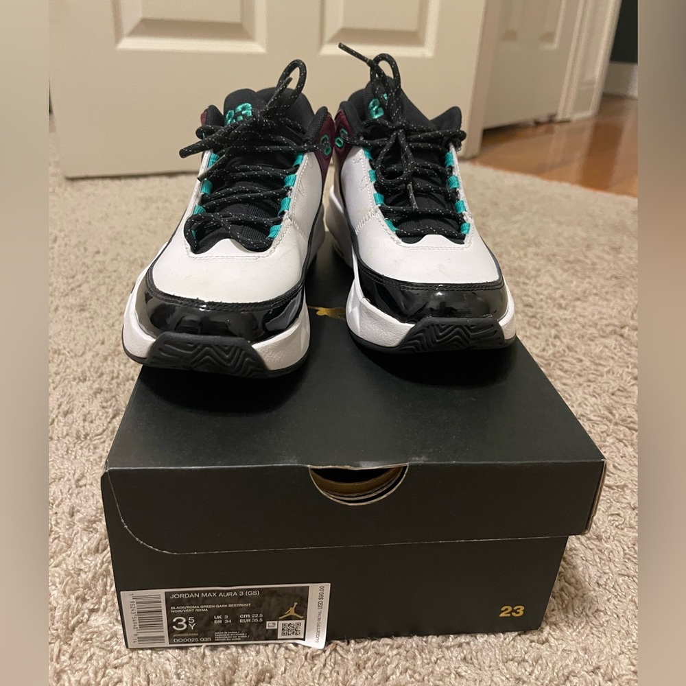 Jordan Max Aura 3